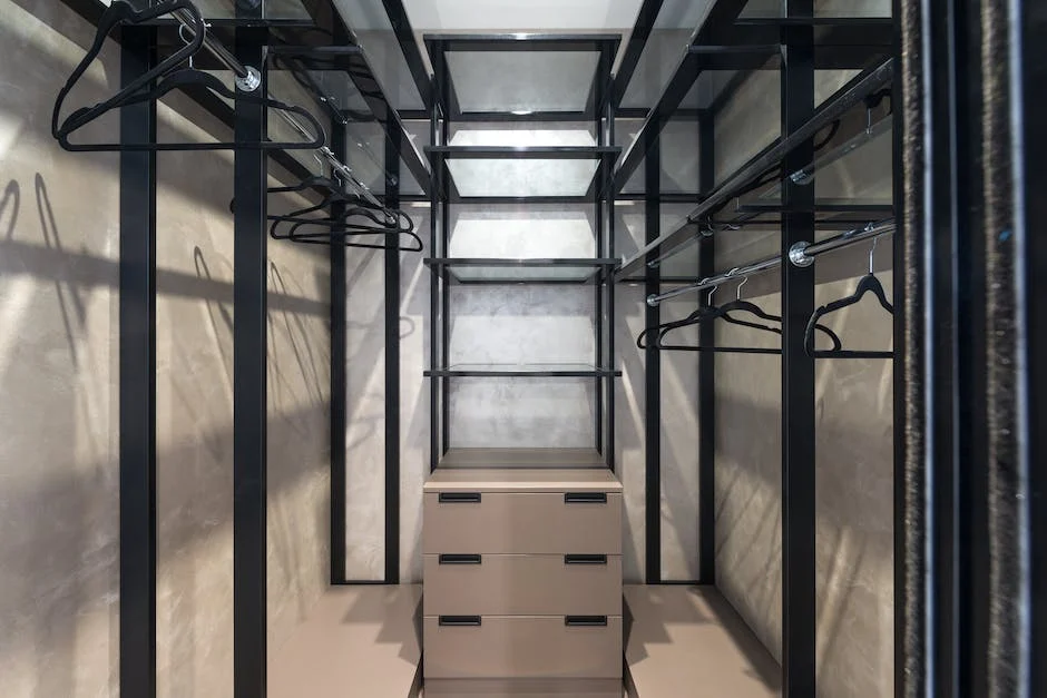 The Do’s and Don’ts of Hang Shelving for Maximum Storage